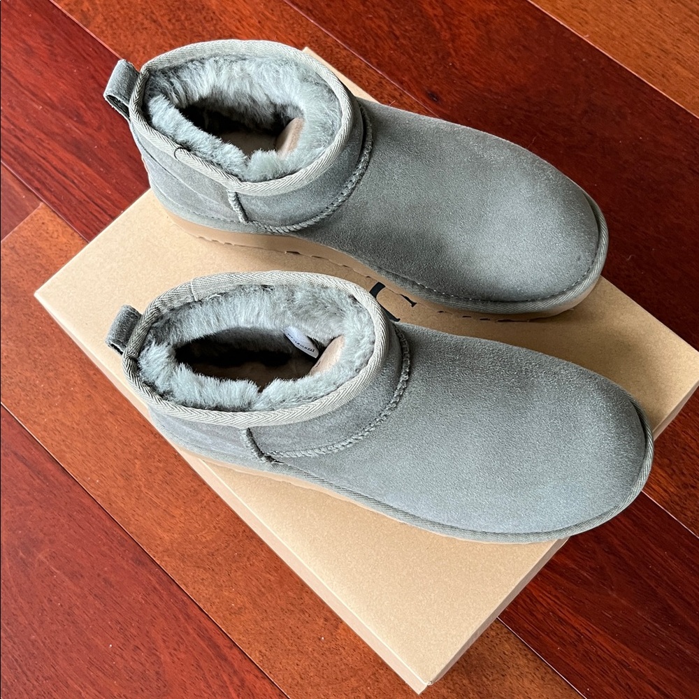 UGG® Classic Ultra Mini Caspian Boots